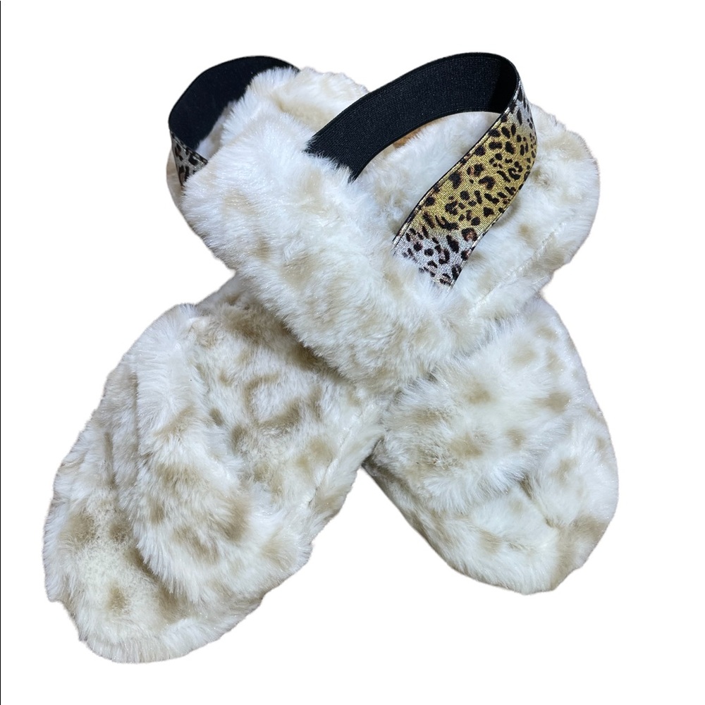 NEW in Box Mata White Leopard Faux Fur Slippers Ladies size 9